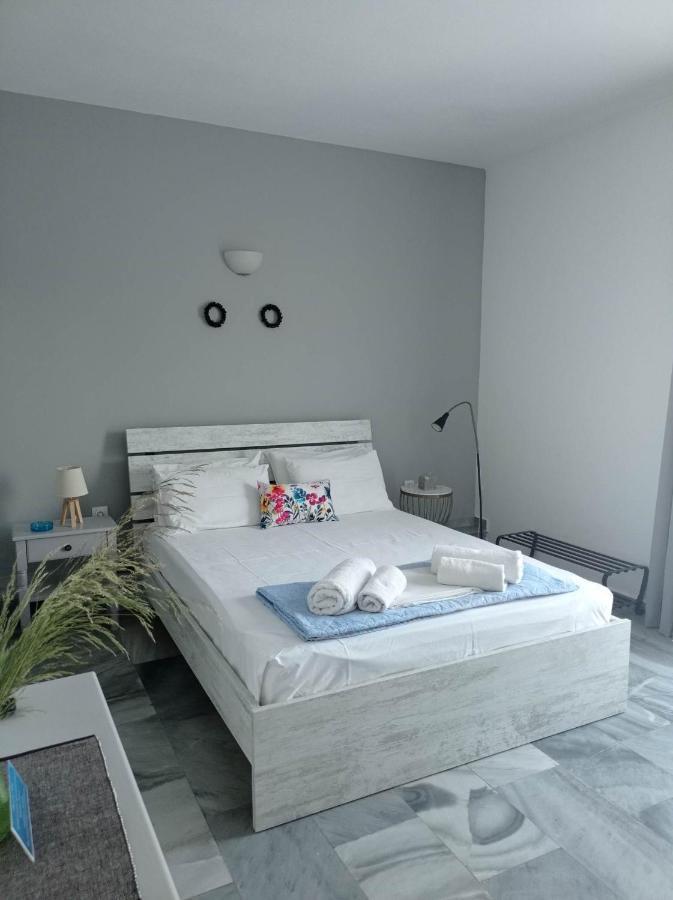 Kantouni Guest House By The Sea บาทซี ภายนอก รูปภาพ