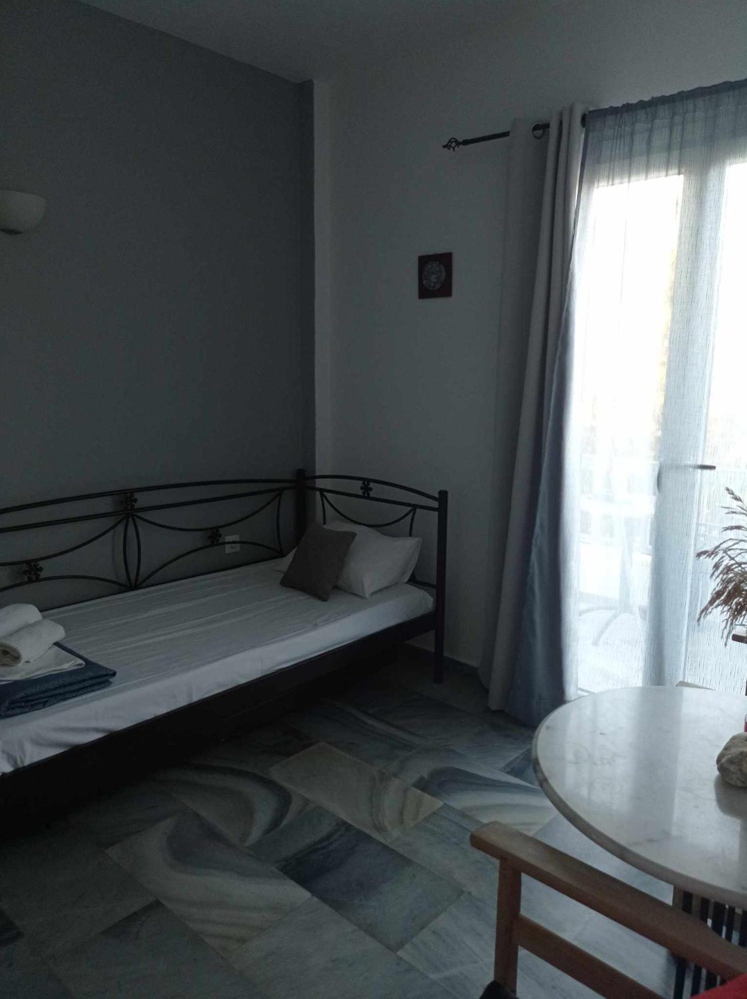 Kantouni Guest House By The Sea บาทซี ภายนอก รูปภาพ
